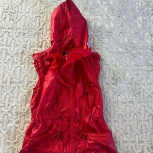 Simon Chang Red Hooded Vest with Ruffle Detail size 6